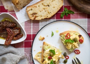 Kruh s ružmarinom i sušenim rajčicama